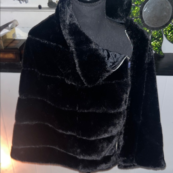 Adrienne Landau Jackets & Blazers - Adrienne Landau Black Faux Fur Cape
